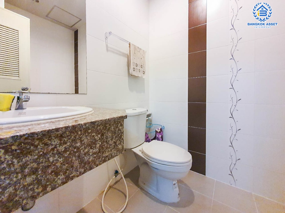 *****ทาวน์เฮ้าส์มือสองกรุงเทพฯ ม.รื่นฤดี7 หทัยราษฎร์ เนื้อที่เกือบ 19 ตร.ว. ฟังก์ชัน 3 ห้องนอน 2 ห้องน้ำ 1 ที่จอดรถ แถมฟรี! 2 เครื่องปรับอากาศ บนทำเลติด ถ.หทัยราษฎร์ ใกล้รถไฟฟ้าสายสีชมพู "สถานีมีนบุรี" ในราคาสุดคุ้ม!